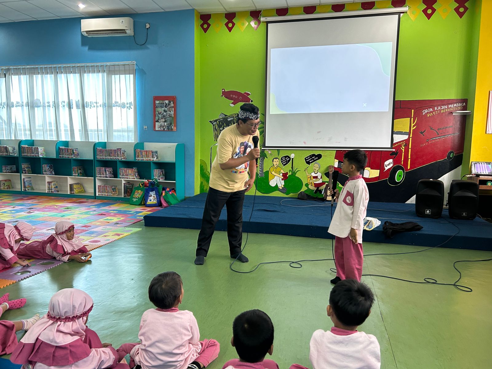Wisata LiterAsyik Ke Perpustakaan Jakarta Timur Bersama PAUD Alquran Nurus-Syifa